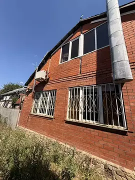 Дом в Краснодарский край, Краснодар ул. Володи Головатого, 245 (290 м)