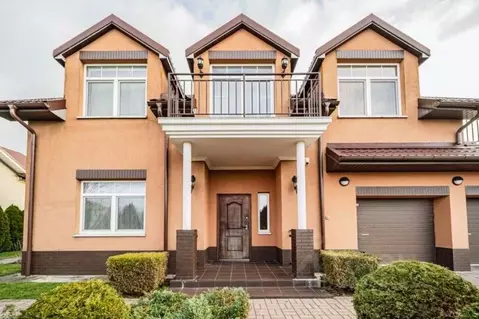 Дом в Калининградская область, Гурьевск Спортивная ул. (230 м)