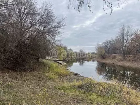 Дом в Волгоградская область, Среднеахтубинский район, Клетское с/пос, ...