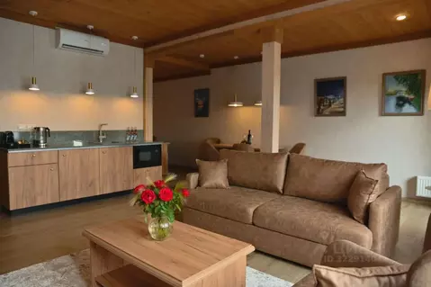 2-к кв. Волгоградская область, Камышин ул. Авиационная, 1 (70.0 м)