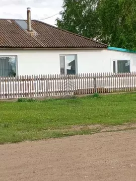 Дом в Хакасия, Боградский район, с. Первомайское ул. Потылицына, 5 (86 ...