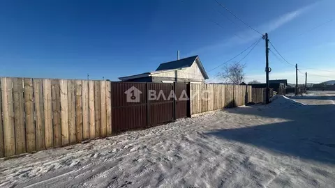 Дом в Бурятия, Иволгинский район, Гурульбинское с/пос, с. Гурульба, ...