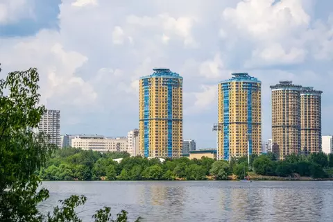 4-к кв. Москва ул. Маршала Катукова, 24к6 (150.8 м)