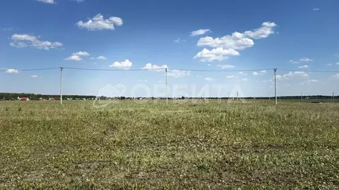 Участок в Тюменская область, Тюменский район, д. Падерина Луговая ул. ...