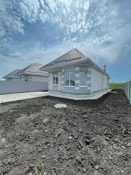 Дом в Краснодарский край, Динской район, Южно-Кубанское с/пос, пос. ...