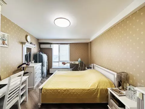 3-к кв. Волгоградская область, Волгоград ул. 8-й Воздушной Армии, 10а ...