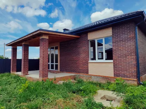 Дом в Ростовская область, Азовский район, Поселок Красный сад ул. ...