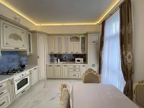 4-к кв. Краснодарский край, Сочи Центральный мкр, ул. Театральная, 11 ...