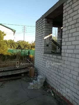 Дом в Волгоградская область, Светлоярский район, Кировское с/пос, ...