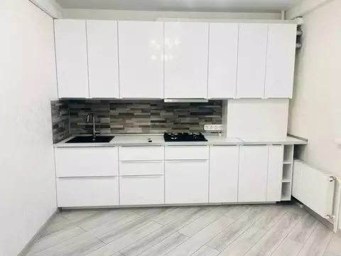 3-к кв. Крым, Симферополь ул. Батурина, 211 (78.0 м)