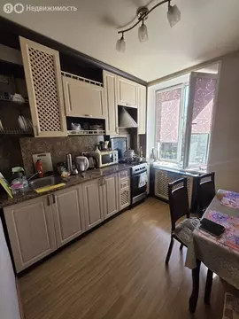 2-комнатная квартира: Чебоксары, проспект Ленина, 25 (59 м)
