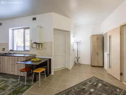 3-комнатная квартира: Симферополь, Малофонтанная улица, 32 (80.3 м)