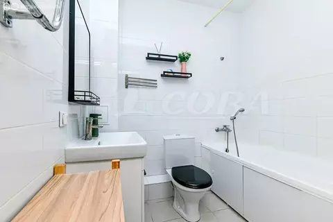 2-комнатная квартира: Тюмень, улица Тимофея Чаркова, 83 (57 м)