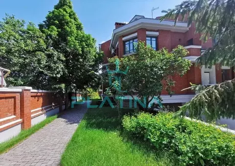 Коттедж в Татарстан, Казань Кызыл Армейская ул., 9а (300 м)