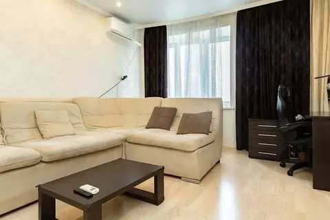 2-к кв. Тюменская область, Тюмень Индустриальная ул., 34 (69.8 м)