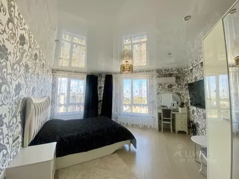 3-к кв. Волгоградская область, Волгоград ул. 8-й Воздушной Армии, 10а ...