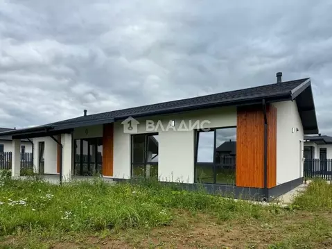 Дом в Калужская область, Жуковский район, с. Совхоз Победа ул. ...