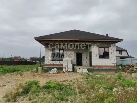 Дом в Калужская область, Малоярославецкий район, Маклино с/пос, с. ...