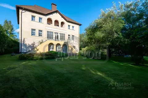 Дом в Московская область, Одинцовский городской округ, с. Жаворонки ...