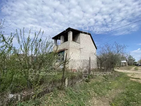 Дом в Волгоградская область, Дубовский район, Пичужинское с/пос, ...