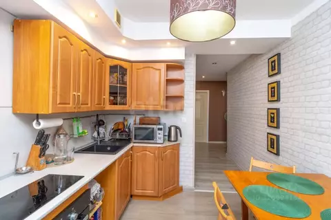 3-к кв. Тюменская область, Тюмень Мелиораторов мкр, ул. Мелиораторов, ...