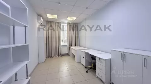 Помещение свободного назначения в Адыгея, Майкоп Советская ул., 184 ...