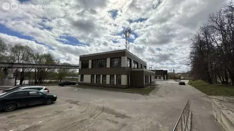 Торговая площадь (840 м)