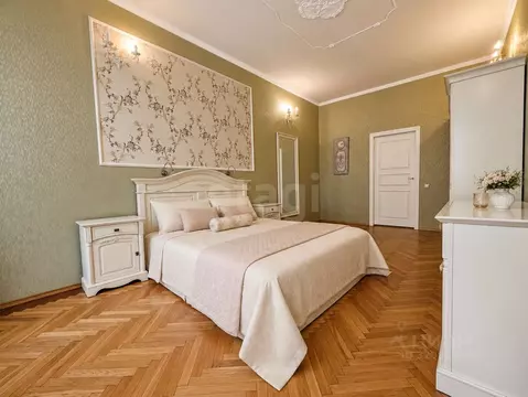 3-к кв. Санкт-Петербург Дегтярная ул., 35 (132.0 м)