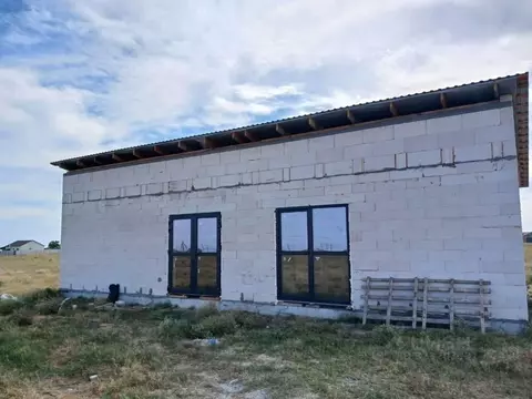 Дом в Крым, Сакский район, Суворовское с/пос, с. Каменоломня ул. ...