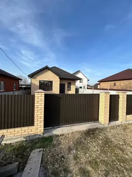 Дом в Адыгея, Тахтамукайский район, Яблоновский пгт Центральная ул. ...