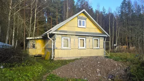 Дом в Ленинградская область, Лужский район, Толмачевское городское ...