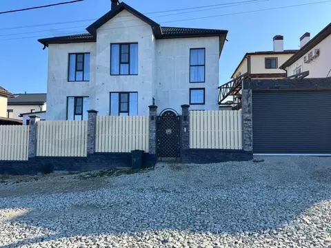 Дом в Краснодарский край, Геленджик ул. Покровского, 19 (305 м)