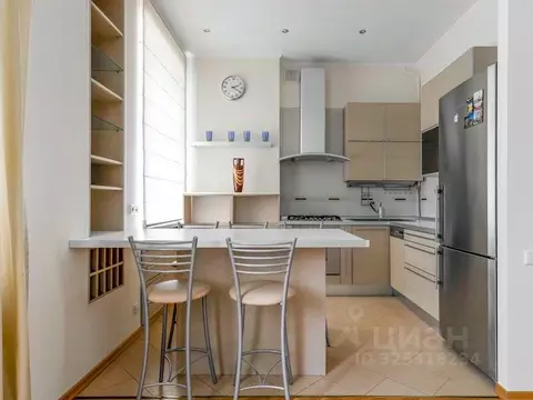 4-к кв. Москва Малая Бронная ул., 36 (100.0 м)