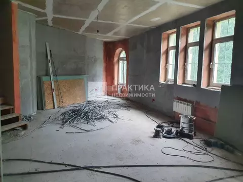 Продается 5-комнатная квартира