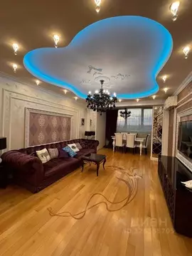 2-к кв. Крым, Симферополь ул. Караманова, 3 (80.0 м)