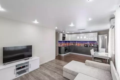 2-к кв. Омская область, Омск бул. М.М. Кузьмина, 21 (57.5 м)