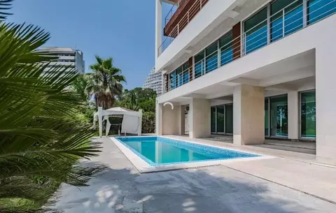 Дом в Краснодарский край, Сочи Курортный просп., 105/2 (710 м)