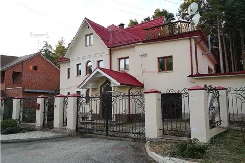 Коттедж в Свердловская область, Березовский ул. Маршала Жукова, 12 ...