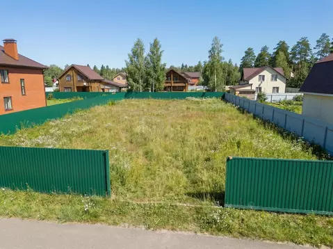 Участок в Московская область, Чехов Карьерная ул. (7.0 сот.)