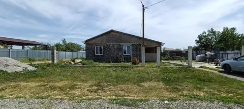 Дом в Ростовская область, Родионово-Несветайский район, Кутейниковское ...