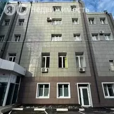 Торговая площадь (130.7 м)