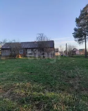 Дом в Калужская область, Перемышльский район, Ахлебинино с/пос, с. ...