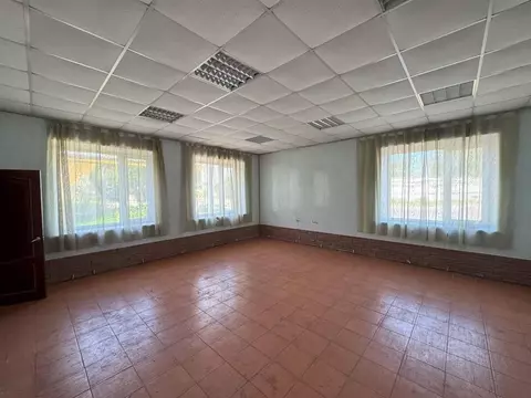 Склад в Ленинградская область, Гатчинский муниципальный округ, пос. ...