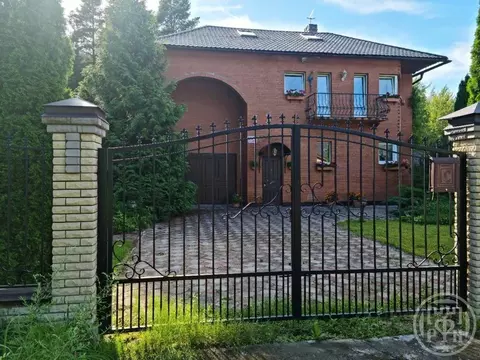 Дом в Ленинградская область, Гатчинский район, Вырица городской ...