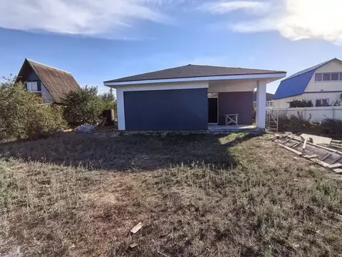 Дом в Волгоградская область, Светлоярский район, Большечапурниковское ...