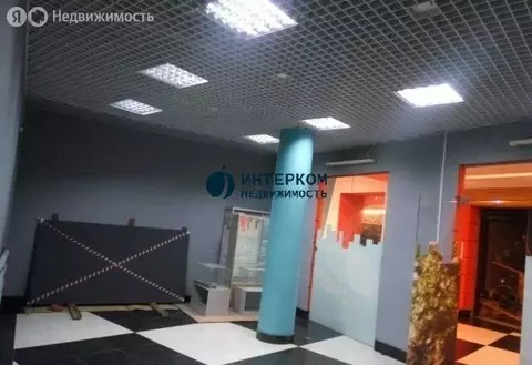 Торговая площадь (50 м)