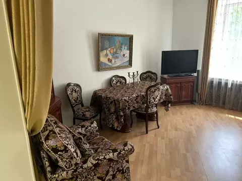 Продается 4-комнатная квартира