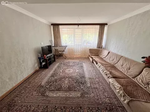 3-комнатная квартира: Махачкала, улица Абдуллы Гаджиева, 32 (68 м)