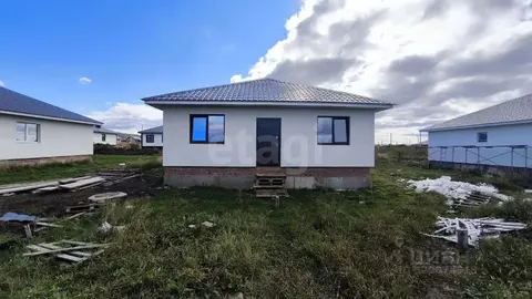 Дом в Башкортостан, Стерлитамакский район, Казадаевский сельсовет, с. ...