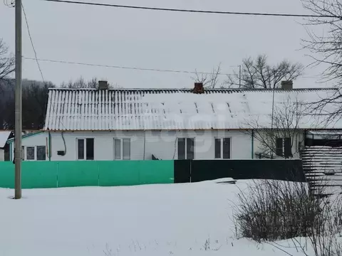 Дом в Белгородская область, Вейделевский район, пос. Викторополь ул. ...